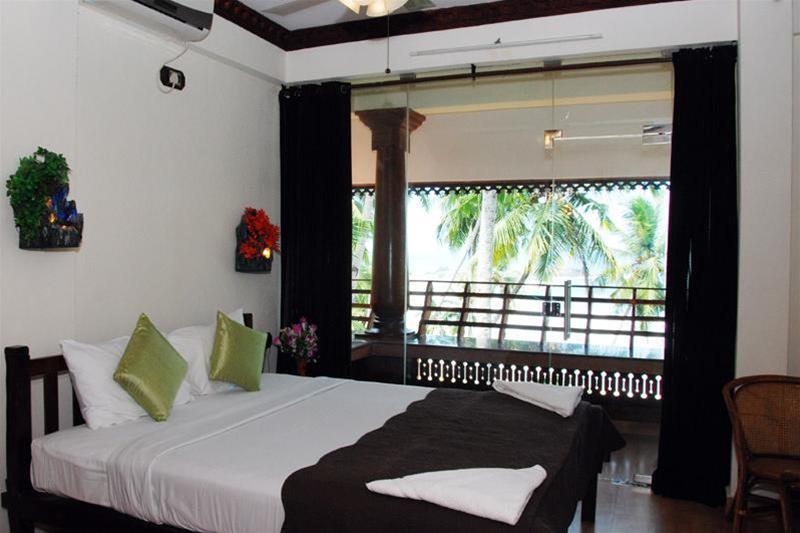 Kovalam Beach Hotel Eksteriør billede
